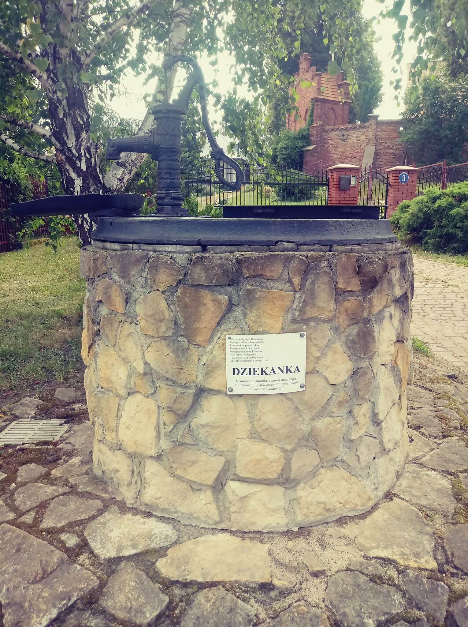 Pomnik Dziekanka