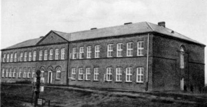 Budynek szkoły 1930r.
